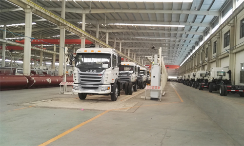 江淮格爾發(fā)<a href=http://www.jeexue.cn/ssc target=_blank class=infotextkey>灑水車</a>批量出口委內(nèi)瑞拉
