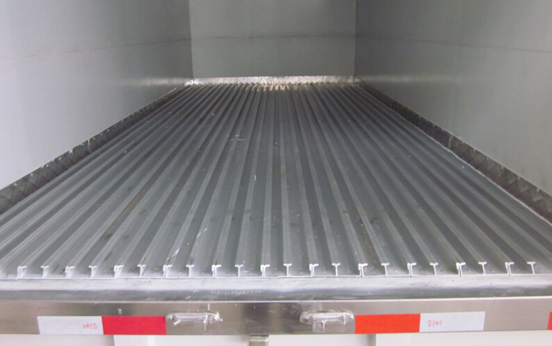 <a href=http://www.jeexue.cn/lcc/ target=_blank class=infotextkey>冷藏車</a>通風(fēng)槽,冷藏車地板通風(fēng)槽圖片