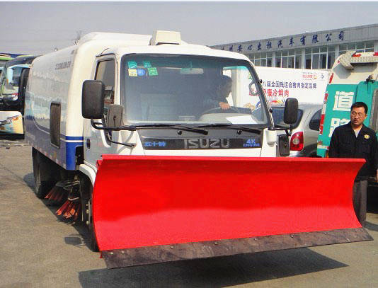 五十鈴鏟雪<a href=http://www.jeexue.cn/saoluche/ target=_blank class=infotextkey>掃路車</a>